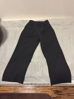 黒 パンツ ゴムで調整できる