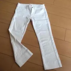 ★UNIQLO★  ホワイトパンツ 22