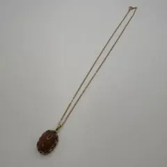 ネックレス　　ペンダント　ゴールド　レッド　色石