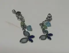 蝶　ピアス