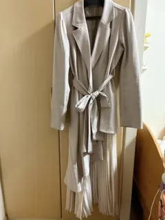 ベージュ トレンチコート