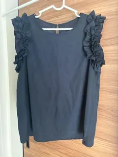 フリル付きダークネイビーノースリーブ