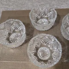 カットが綺麗なガラス器　４個セット