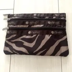 【LESPORTSAC】　3段ジップポーチ