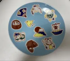 九谷焼　日本の伝統的モチーフの青い皿