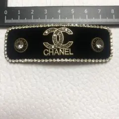 CHANEL 黒 ロゴ ヘアクリップ