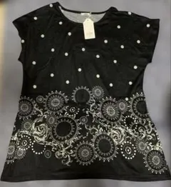 新品　ドットと花模様の半袖チュニック