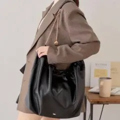 【未使用級】 Chico チェーンショルダーBIGバッグ 黒 A4対応 通勤通学