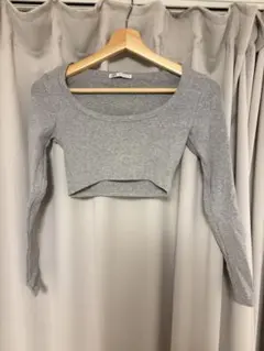 ZARA クロップド丈 長袖トップス グレーのサムネイル