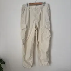 ユニクロU ワイドフィットパラシュートカーゴパンツ　ナチュラル　Mサイズ