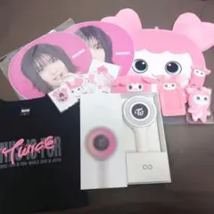 TWICE モモ うちわ Tシャツ ペンライト フォトカードキーホルダー