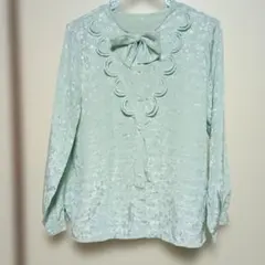 ミントグリーン シャツ