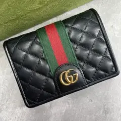 美品✨ グッチ 二つ折り財布 キルティング シェリーライン ggマーモント