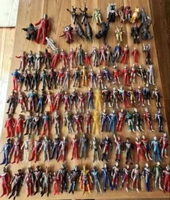 ウルトラマン、仮面ライダーフィギュアセット（複数体）まとめ売り66対