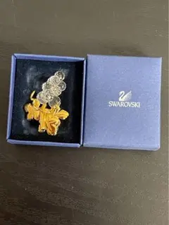 Swarovski 花モチーフ ブローチ