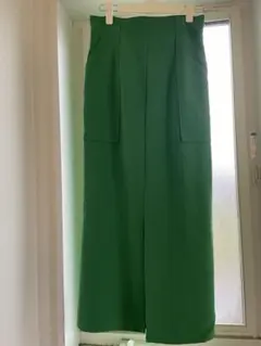 新品　タグ付き　グリーン スリット入り ロングスカート
