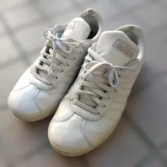 adidas レディース スニーカー ホワイト　23.5㎝