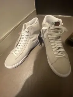 ストレンジャーシングス×ナイキブレーザーミッドQSアップサイドダウン