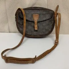 Item thumbnail for item 48d59990-856a-4b38-bbaf-8560a806b48e