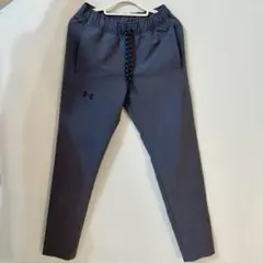 Under Armour 防水ジャージパンツ S/P ダークグレー