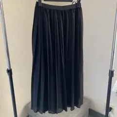 ユニクロ黒プリーツロングスカートウエストゴム