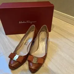 フェラガモ　パンプス