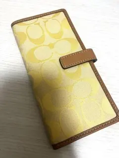 COACH コーチ 二つ折りカードケース　シグネチャー柄