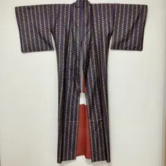 和服　正絹　小紋着物 渋い紺紫色地 花柄