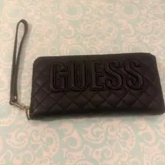 GUESS キルティング 長財布 ストラップ付き ブラックのサムネイル