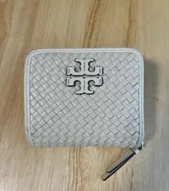 Tory Burch 折り財布 ホワイト 編み込みデザイン