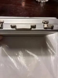 アルミ製 アタッシュケース型 カード小物入れ