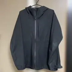 ユニクロ　ブロックテックパーカー　ブラック