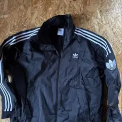 値下げadidas ブラック ナイロンジャケット