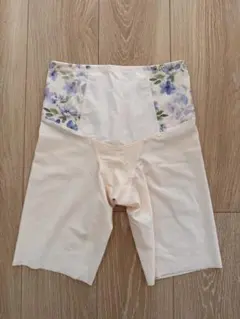 【美品】Wacoal 骨盤ガードル 70-M フラワープリント