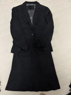 UNTITLED ダークグレー スカートスーツ