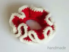 【ハンドメイド】赤と白のバイカラーシュシュ
