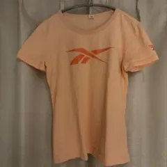 Reebok ピンク 半袖Tシャツ