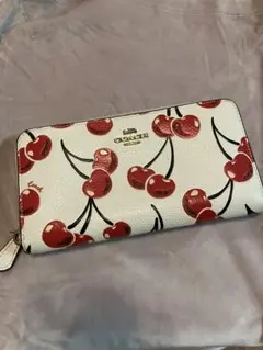 COACH コーチ レディース さくらんぼ 総柄 長財布 ラウンドファスナー