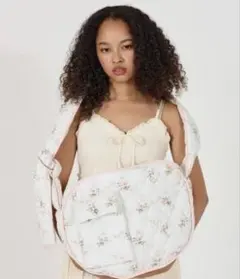 TINA:JOJUN 花柄キルティングショルダーバッグ