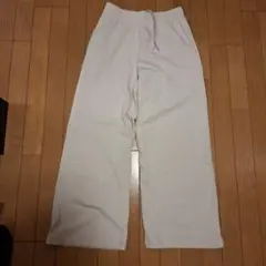 ユニクロ　クリーム色 ワイドパンツ
