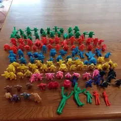 昭和レトロ　ウルトラマン　怪獣消しゴム　135体