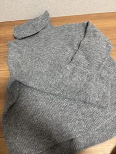 グレー タートルネック ニット 長袖 GU