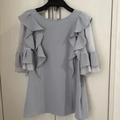 美品アプワイザーリッシェ☆フリルブラウス
