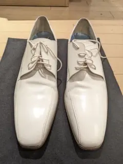 BENIR 27.0 ブライダルシューズ タキシード ガラスレザー 白