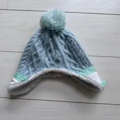 水色 ケーブル編み ニット帽 ポンポン付き