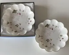 ウェッジウッド ワイルドストロベリー ペタルトレイ24cm 2枚 - メルカリ