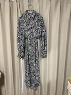 GHOSPELL ゼブラ柄バックオープンワンピース