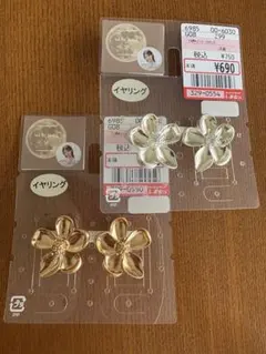 しまむらタルバイユミyumiさんフラワー イヤリング ゴールドシルバー2個セットのサムネイル