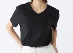 TOMMY HILFIGER Vネック 半袖Tシャツ ブラック 今季　美品のサムネイル