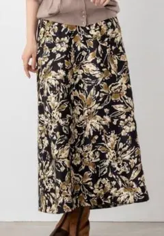 アンカットコール　花柄フラワーデザイン　ロングスカート